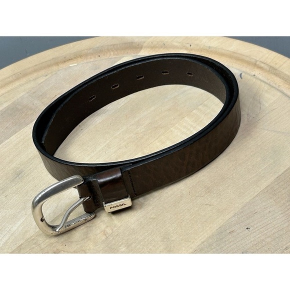 Fossil Mens Genuine Leather Belt Dark Brown Silver Buckle Size Medium
